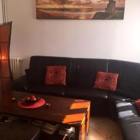 Palm Serenity: Cozy 2-bed Near Beaches Cannes