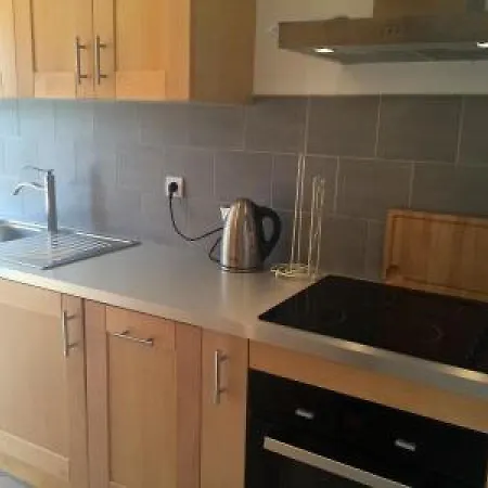 Appartement Pleasant 2 Bed In The Calm Palm Area Of With Beaches Nearby On Sides 1525 Cannes