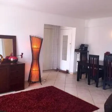 Palm Serenity: Cozy 2-bed Near Beaches * Cannes